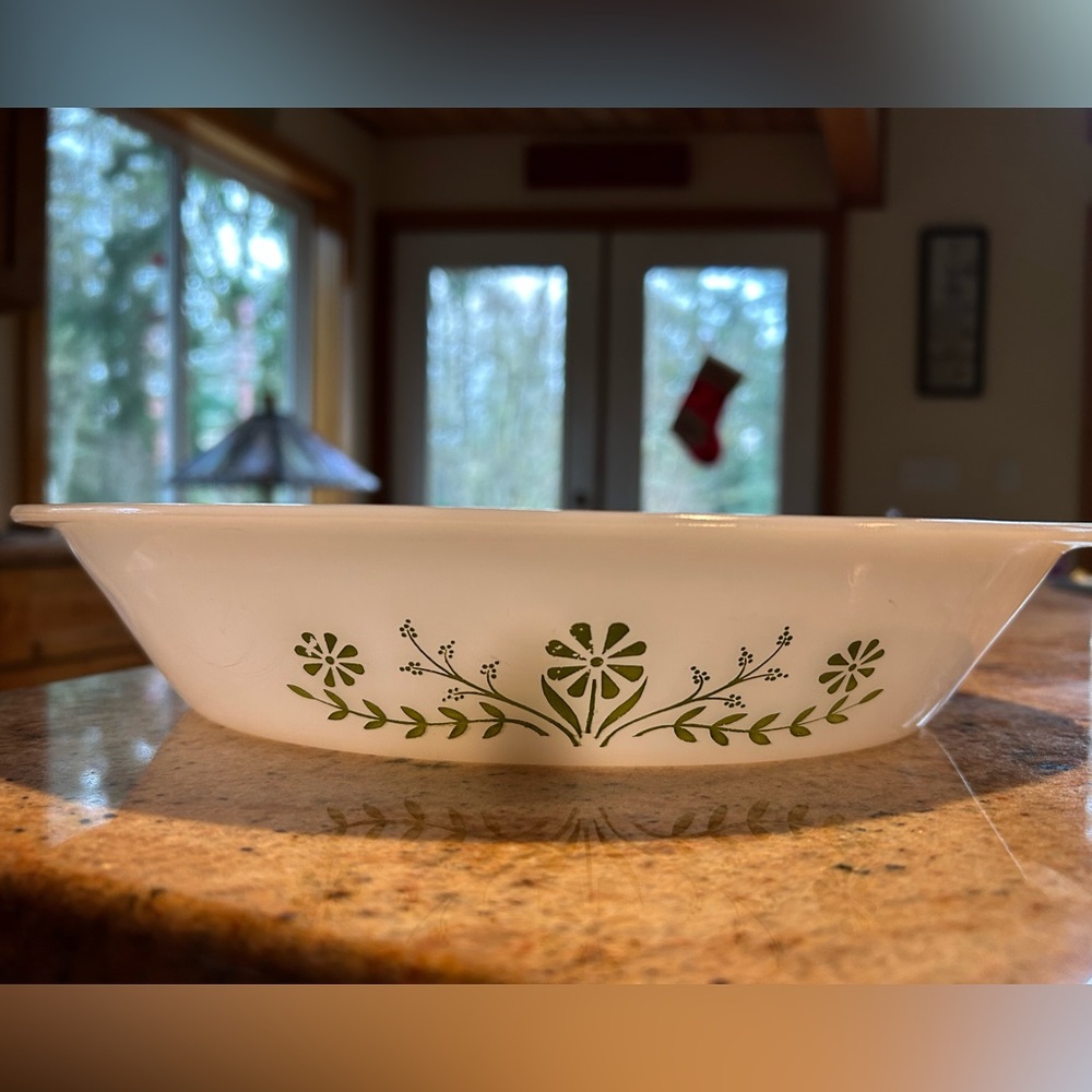 Glasbake Crazy Daisy Divide a Dish. Milk Glass 9x8. No cracks or chips. Vintage